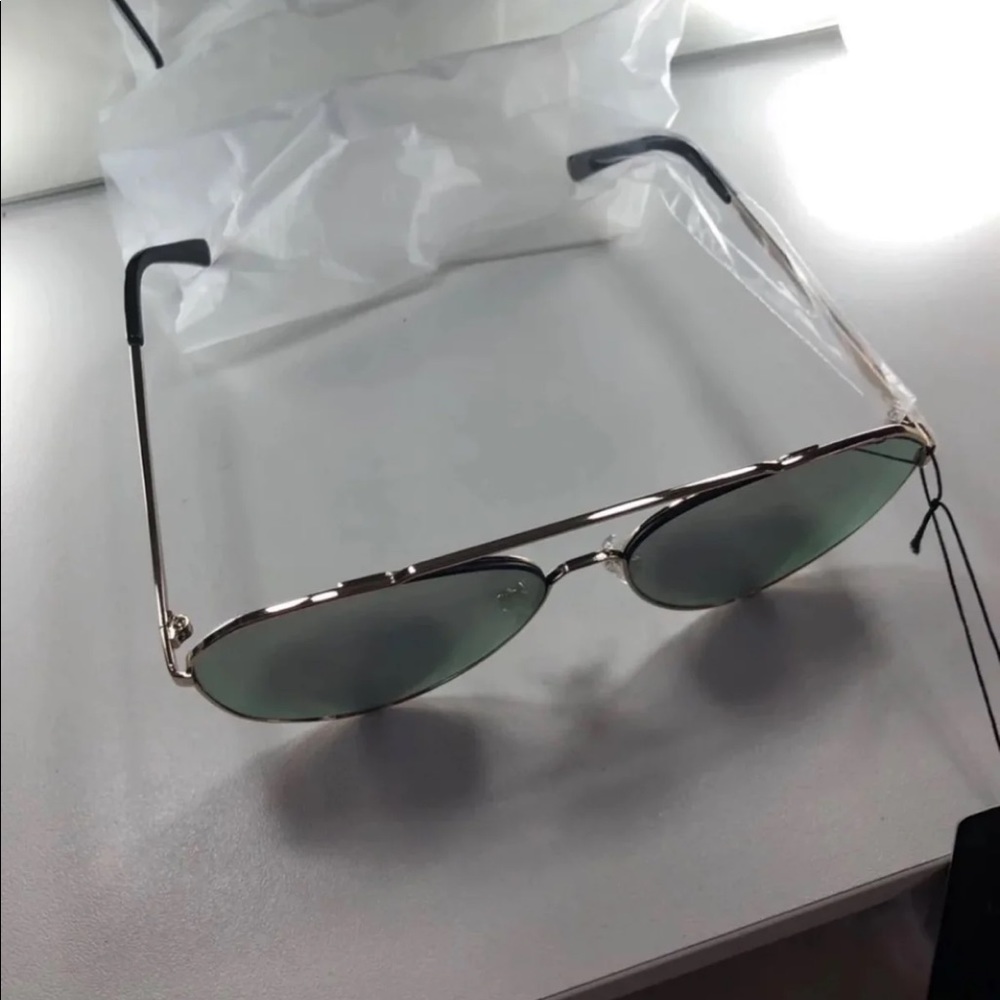 Rose Gold aviator Sunglasses ☀️ - Picture 4 of 5